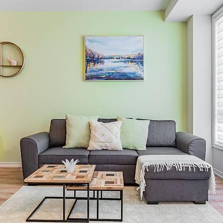 Cheerful 3Br Townhouse With Patio Villa Toronto Eksteriør billede